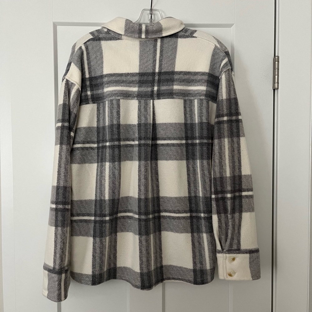 AMERICAN EAGLE WOMENS FLEECE PLAID SHACKET SIZE MEDIUM NWT! - Picture 6 of 7